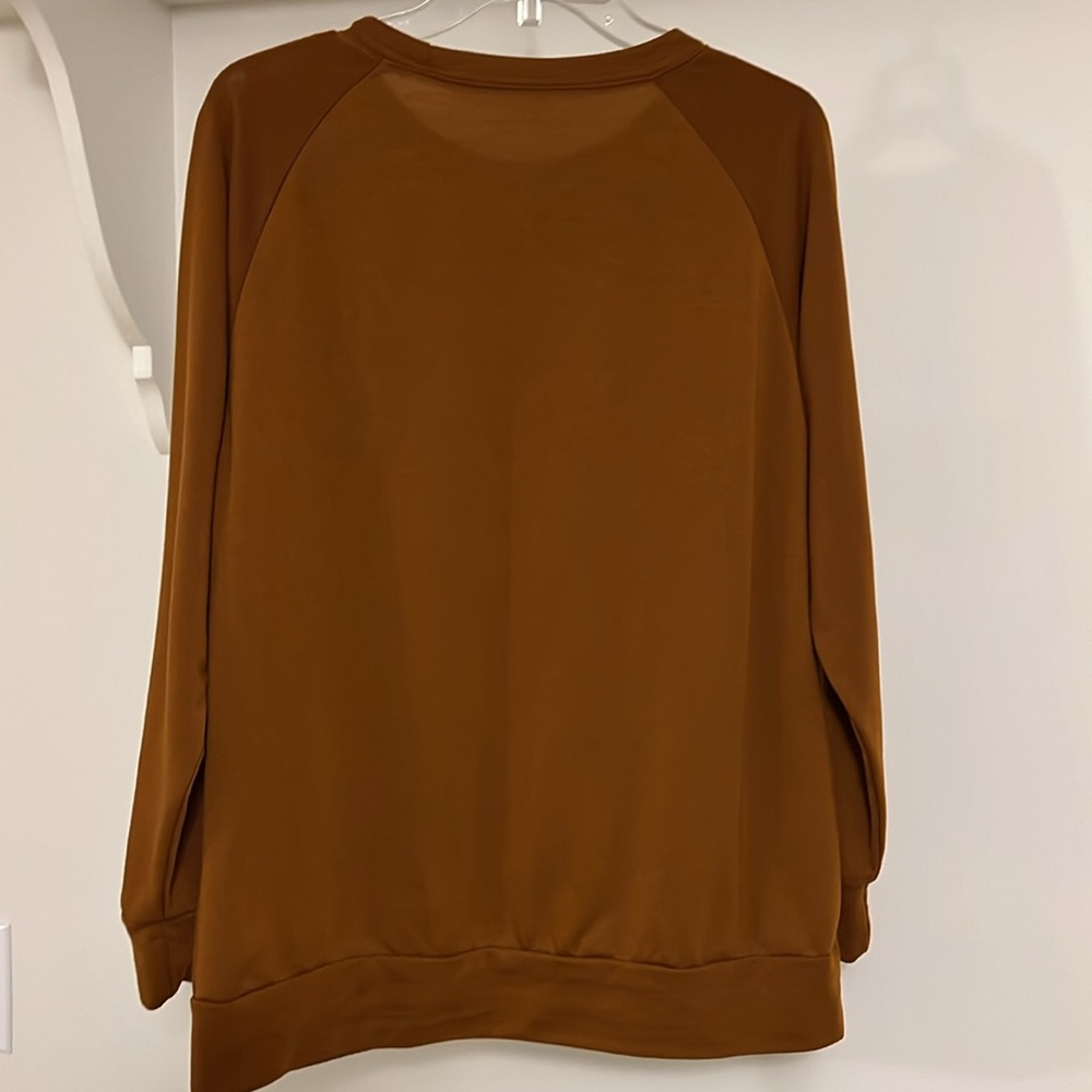 Yellowstone Dutton Ranch Pullover Top - Picture 6 of 6